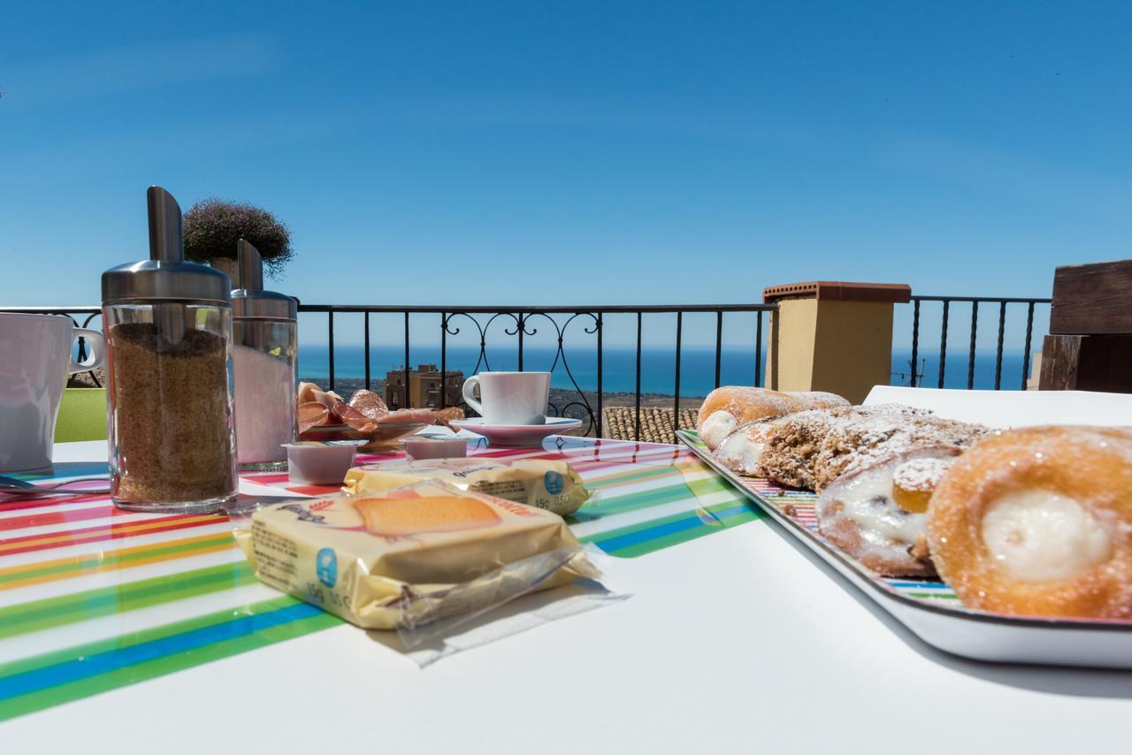 לינה וארוחת בוקר אגריג'נטו La Terrazza Di Girgenti מראה חיצוני תמונה